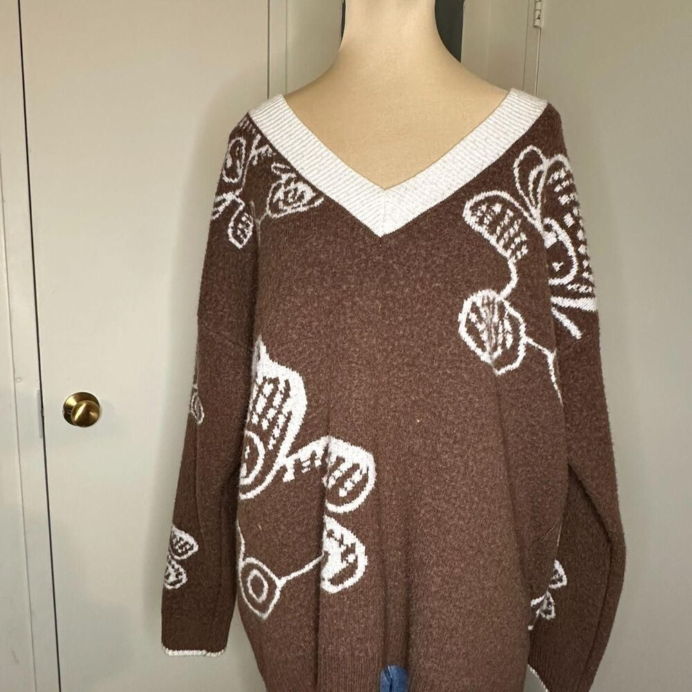 Dazy Women's Brown and White Jumper